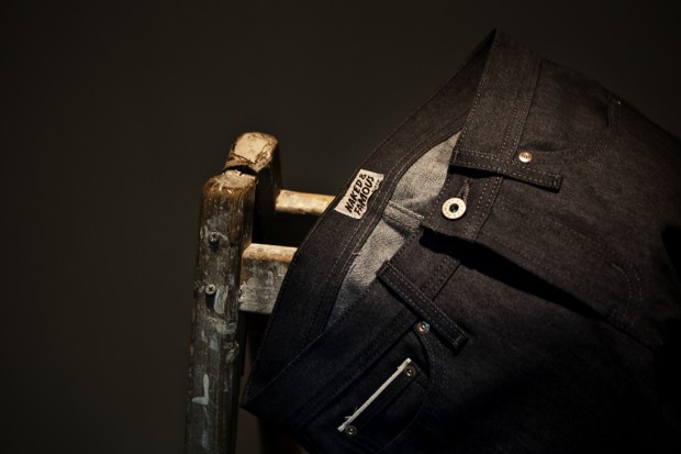 naked-famous-glow-in-the-dark-selvedge-denim-02-620x413
